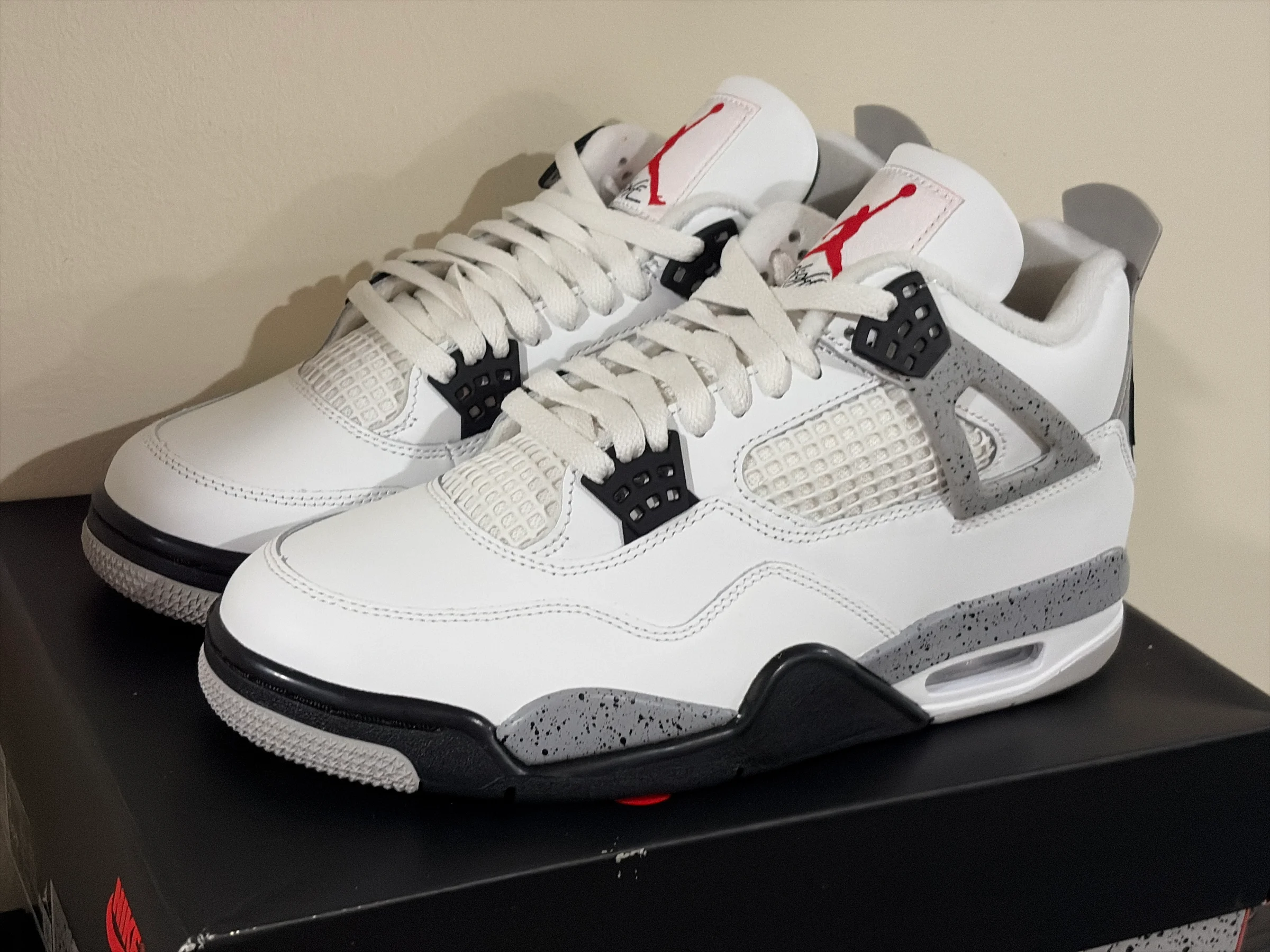 Air Jordan 4 Retro White Cement (2025)