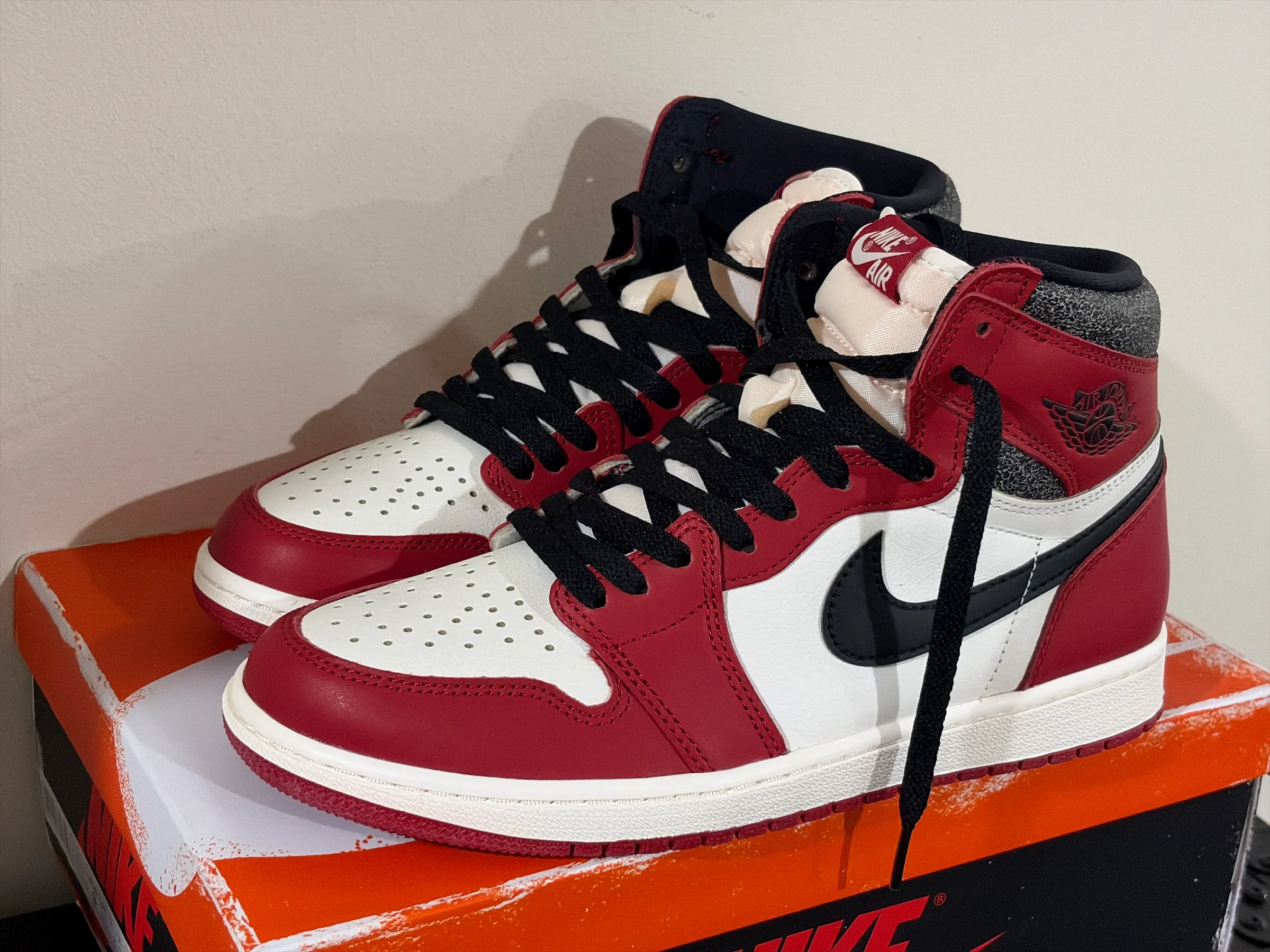 Air Jordan 1 Retro High OG Chicago Lost and Found