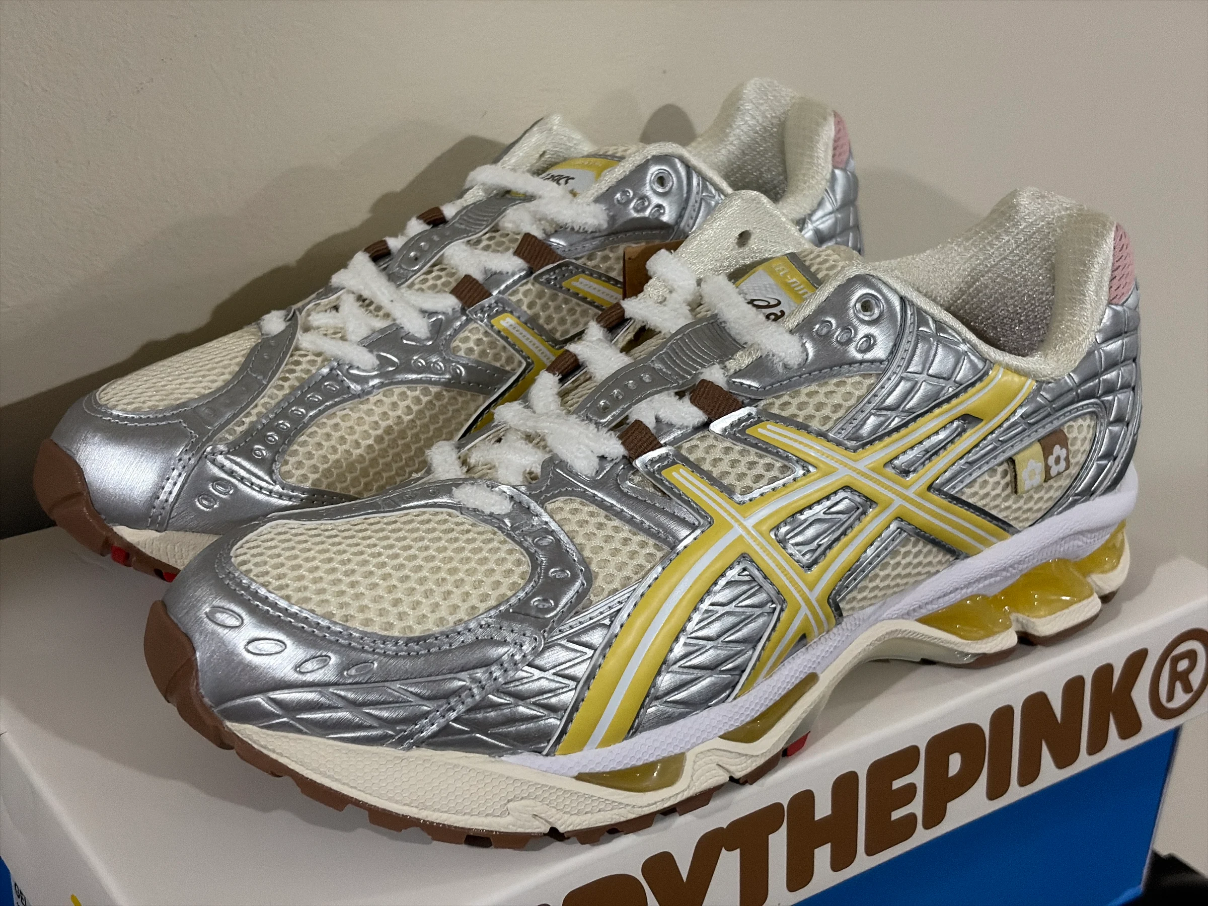 VANDYTHEPINK x atmos x ASICS Gel-Nimbus 10.1 Banana Split